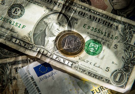 Euro And Dollar The Euro Dollar S Most Important 24 Hours This Year Venzero