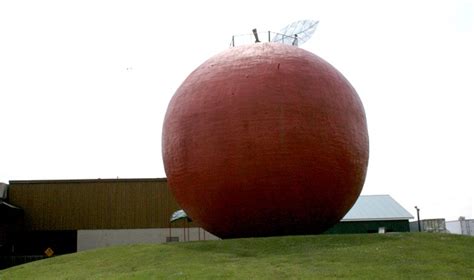 Buildings Shaped Like What They Sell Apple Home Apple Harvest Big Apple