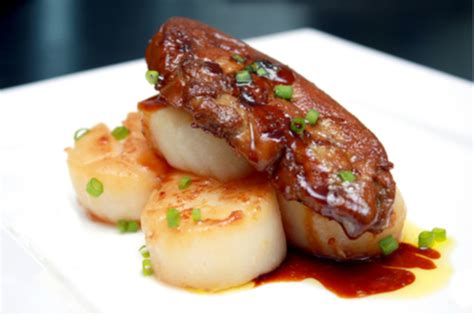 Tanto en la cocina europea como en la asiática y la americana, el pollo forma parte. Receta de vieiras a la plancha con foie - Unareceta.com