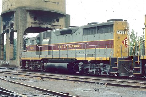 Erie Lackawanna Gp35 2586 At The Out Of Service Coaling To Flickr