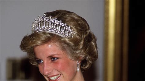 The Crown Officially Has Its Young Princess Diana!