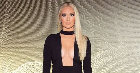 I M Living My Life To The Fullest Asserts Erika Jayne As She Poses Completely Nude On