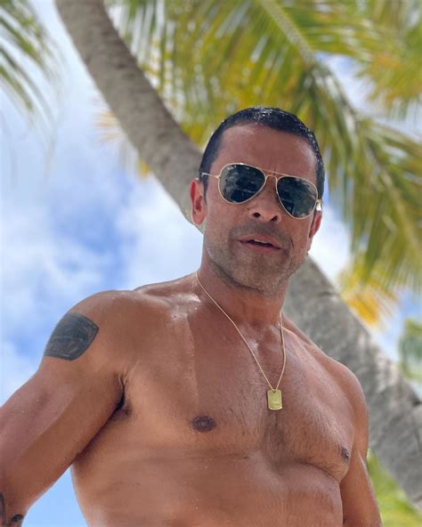 Kelly Ripa Thirsts Over Shirtless Husband Mark Consuelos As She Shares Nsfw Photo Of Actor The