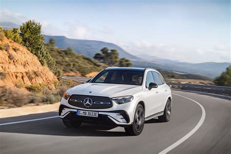The 2023 Mercedes Benz Glc Is All New But Extremely Familiar Edmunds