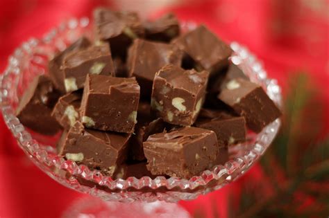 These traditional christmas cookie recipes from martha stewart include spritz cookies, gingerbread cookies, linzer cookies, thumbprint cookies, speculaas, lebucken,and more. Traditional Christmas Fudge - Living on Cookies