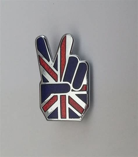 Peace Finger Uk Enamel Lapel Pin Badge