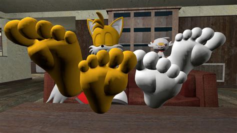 Tails And Scorbunny Big Feet 2 Request By Jhedral On Deviantart