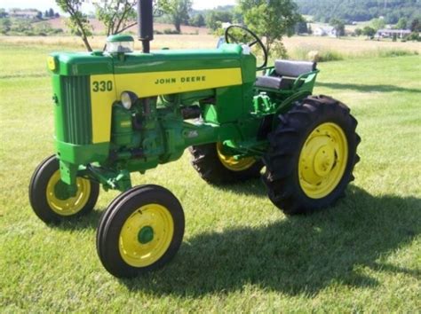3108: 1959 John Deere 330 Standard Antique Tractor Rare : Lot 3108