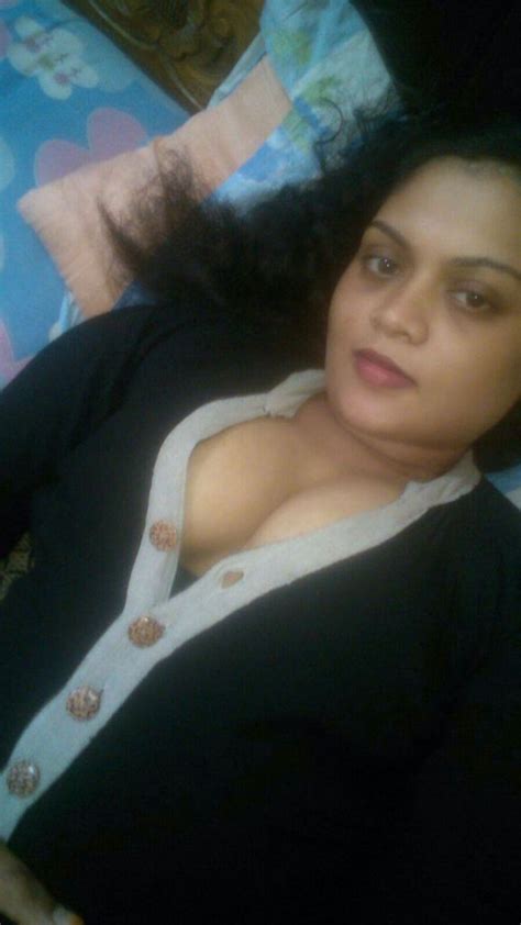 Hot Sexy Aunty Naked Boobs Show Selfies Indian Nude Girls