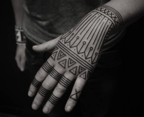 And most importantly these designs oftenly associated with some meanings and symbolism. Tanyesha: Inspiration | Tribal tattoo designs, Geometric ...