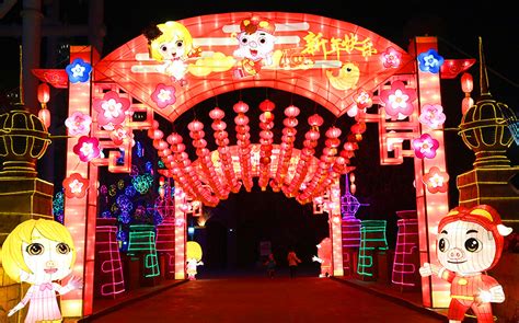 Red lanterns can be seen everywhere during this festival, not only at businesses but also at private residents and in street parades. Where to See the Best Light Shows for Lantern Festival ...