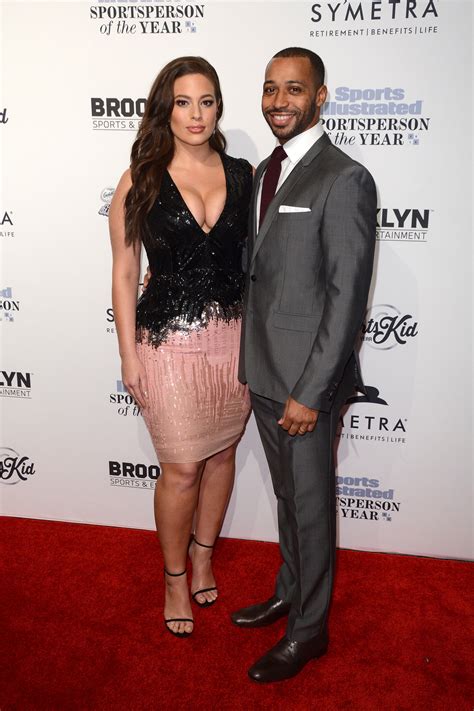 Ashley Graham And Her Husband Posed Perfectly At The 2016 Sports Illustrated Sportsperson Of The