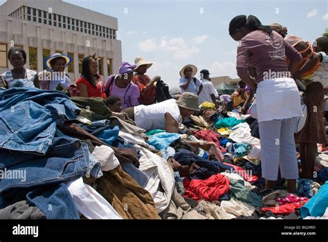 Cash Strapped Zimbabweans Hunt For Bargains At The Bend Over Bazaar