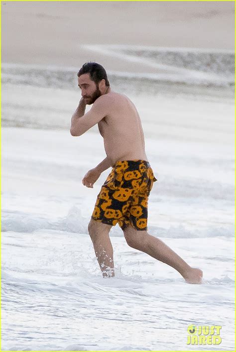 Jake Gyllenhaal Is Shirtless On The Beach To Cheer You Up Today Photo