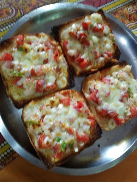 Khana Sim Sim Veg Cheese Toast