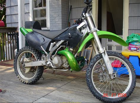 You may be able to find more specific information about an individual model year in the spec timetable below. 2005 Kawasaki KX250 - Moto.ZombDrive.COM