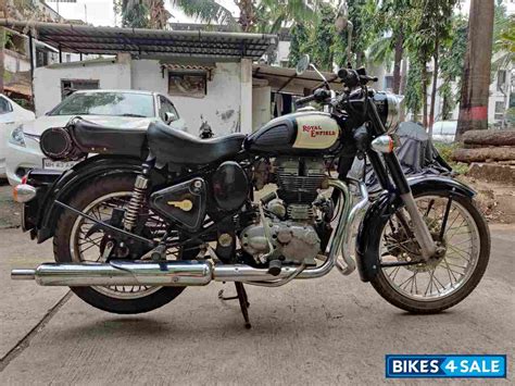 Royal enfield classic 350 bike price in india starts from rs. Black Royal Enfield Classic 350 Picture 2. Bike ID 304874 ...