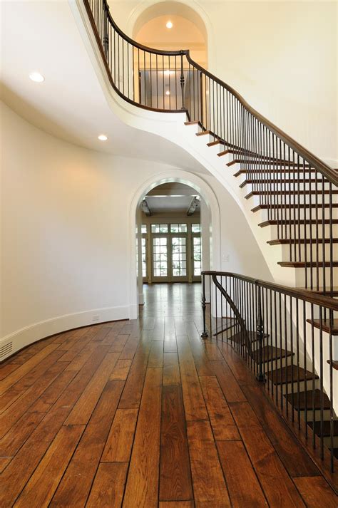 How to design a cantilevered staircase. 4 Creative Circular Staircase Designs
