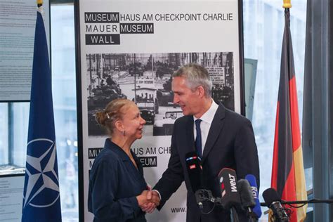 Museum Checkpoint Charlie Fotos Imago