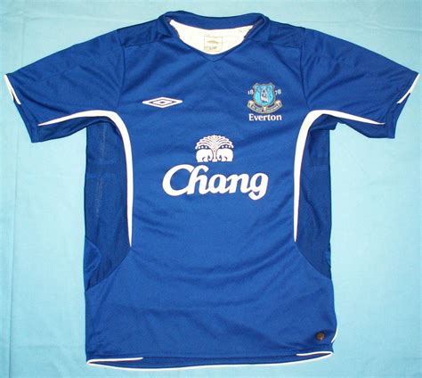 Everton · next match · last 3 matches · premier league 2021/2022 · stadium. Everton Home football shirt 2005 - 2006. Sponsored by Chang