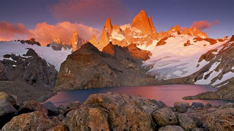 Lago En El Cerro Fitz Roy En El Chalten Patagonia Argentina﻿ Hd