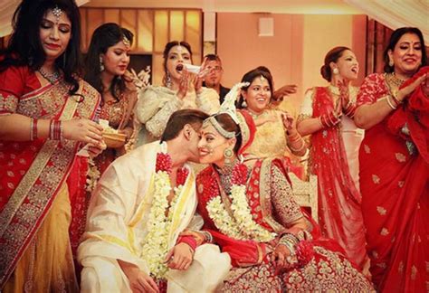 Virushka's nuptials have been the talk of the town for the longest time now. Beautiful Customs Of A Traditional *Bengali Wedding*!