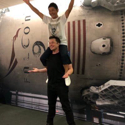 Accounts belonging to retailers and even book publishers were taken over by hackers. Timeline of Elon's Twitter Profile Pictures