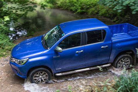 Toyota Hilux Review 2020 Parkers