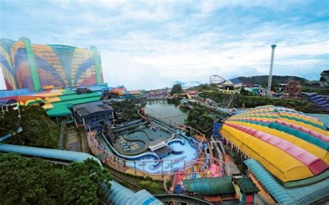 Genting highlands is also perfect for adventure enthusiasts as activities such as abseiling, indoor rock climbing and flying fox activities are available. Genting Highlands Experience - from Kuala Lumpur