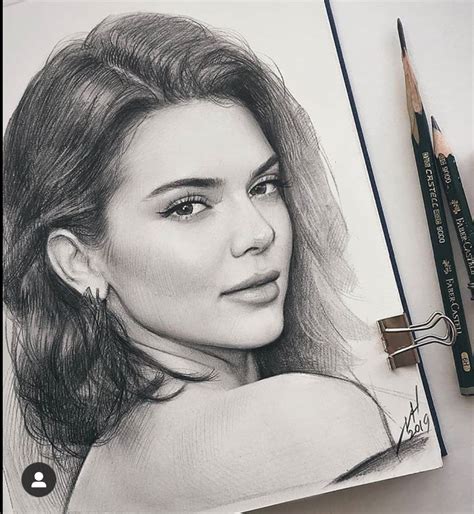 Pin By Zoraida Aguero On Sketching Celebrities Black And White Pencil Portrait Portrait