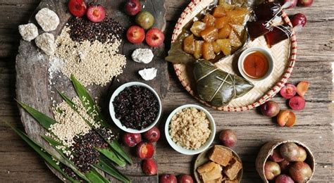 Ngày tết đoan ngọ 2021 (tết giết sâu bọ) năm nay rơi vào ngày nào? Tết Đoan Ngọ cúng gì, giờ nào, ở đâu cho đúng?