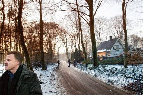 De twee zaten jarenlang onterecht vast in de puttense moordzaak. 'Weer gerechtelijke dwaling in Puttense moordzaak' - NRC