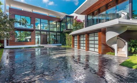 This Newly Built Contemporary Style Waterfront Mansion Is Located At 34