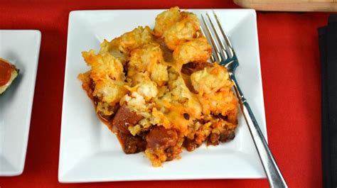This chili cheese tater tot hot dog casserole is definitely a guilty pleasure of mine! Chili Cheese Tater Tot Hot Dog Casserole - Kitchen Divas ...