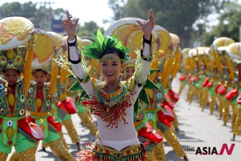 Watch The Dinamulag Mango Festival In Zambales Travel To The Philippines