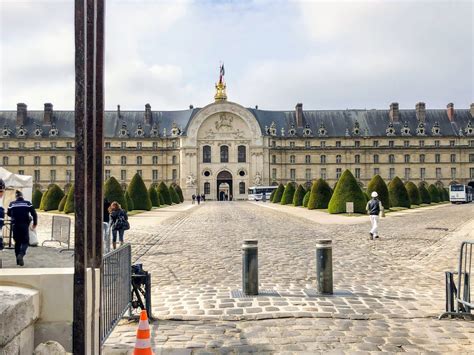 Lhôtel National Des Invalides Côté Entrée Principale Capitale