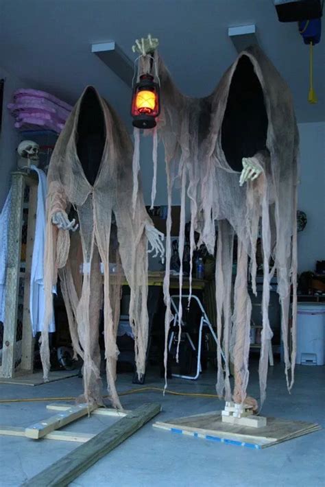 Awesome DIY Halloween Outdoor Decorations Ideas Halloween Ghost Decorations Halloween Diy