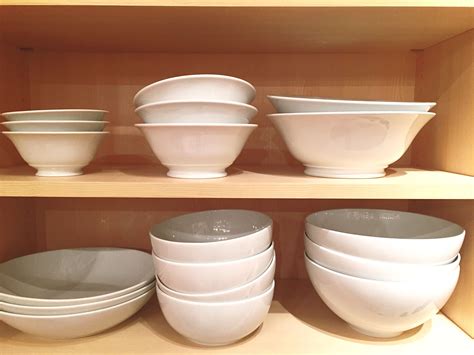 The Difference Between Stoneware Porcelain And Other Dinnerware