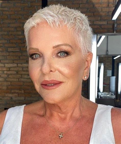 9 Nice Very Short Haircuts For Older Ladies