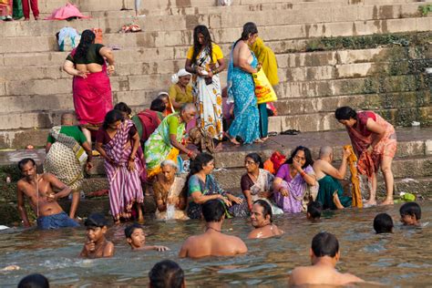 My Travel Blog India A Cleansing Bath In Varanasi