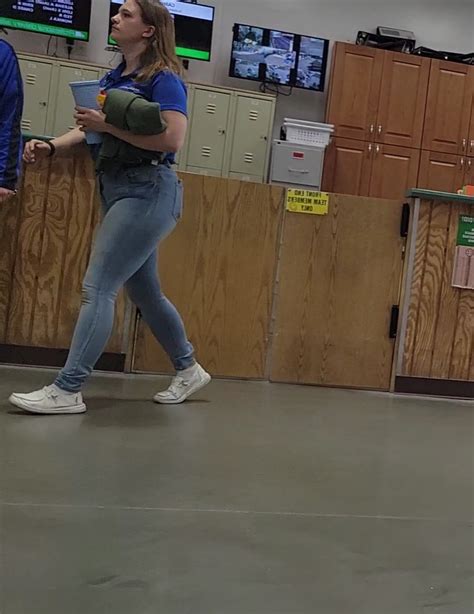 Slim Thick Blonde Strutting Her Amazing Ass Bonus Pawg Tight Jeans