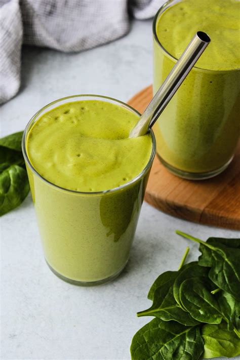 Simple Creamy Green Smoothie | Walder Wellness, Dietitian