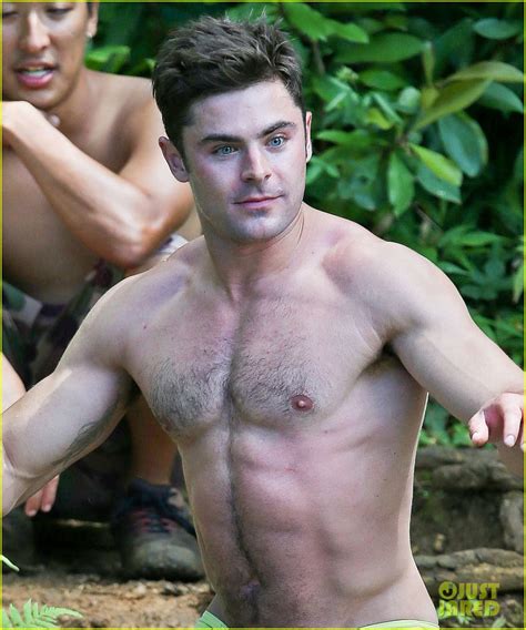 Zac Efron Goes Shirtless In Hawaii Is More Ripped Than Ever Zac Efron Photo