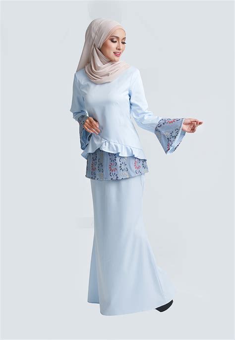 Baju kurung teluk belanga is one of the oldest styles of the traditional dress. Auni Baju Kurung In Baby Blue - Rasa Sayang