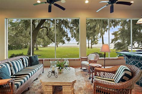 Maybe you would like to learn more about one of these? Little Lake Harris Home for Sale in Howey-in-the-Hills, FL