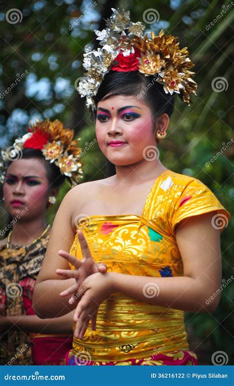 Parade Of Balinese Girl With Traditional Dress Editorial Photography