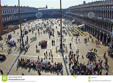 Tourists On San Marco Square In Venice Italy Editorial Stock Image Image Of Lifestyle Mosaic