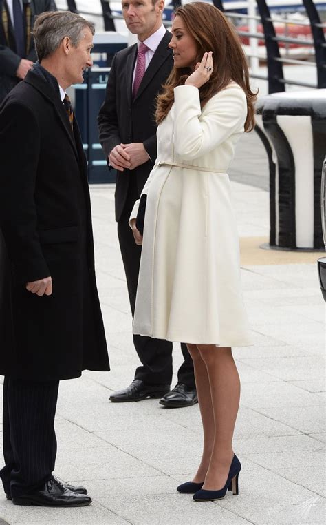 Księżna kate (39 l.) jak zwykle zachwyca swoją stylizacją! Księżna Kate w siódmym miesiącu ciąży trafiła do szpitala ...