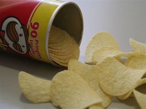 How To Eat Pringles Properly Viral News News9live