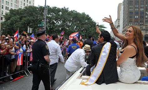 thousands attend new york city puerto rican day parade